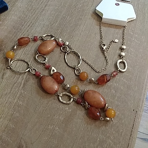 NWT Gold Tone Embellished Stament Beaded  Necklace - Picture 13 of 17